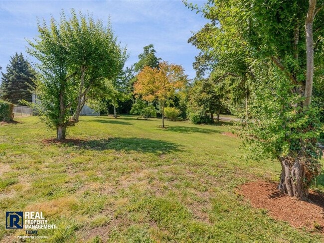 Building Photo - Rare Brown’s Point Beachfront Living – Stunning 3 Bed / 2 Bath Home!