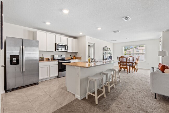 Building Photo - Contemporary Home in Briarwood