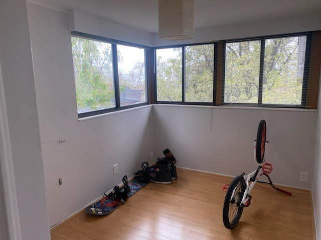 Building Photo - 316 S Douglas St