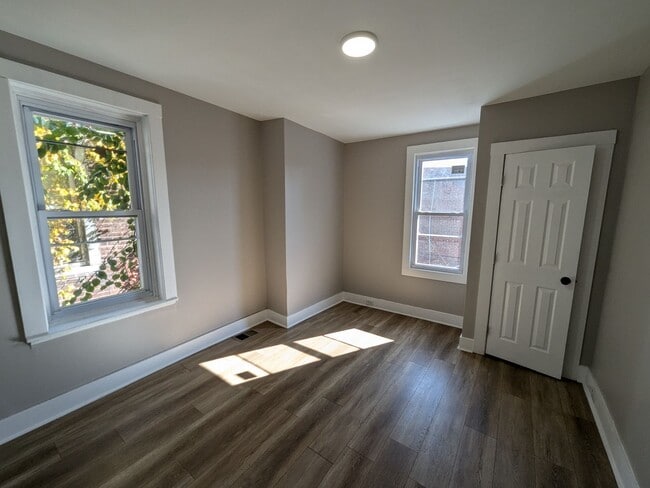 Building Photo - Gorgeous Home - Carroll Park