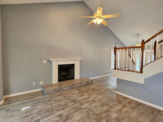 Building Photo - 1077 Woodlore Cir