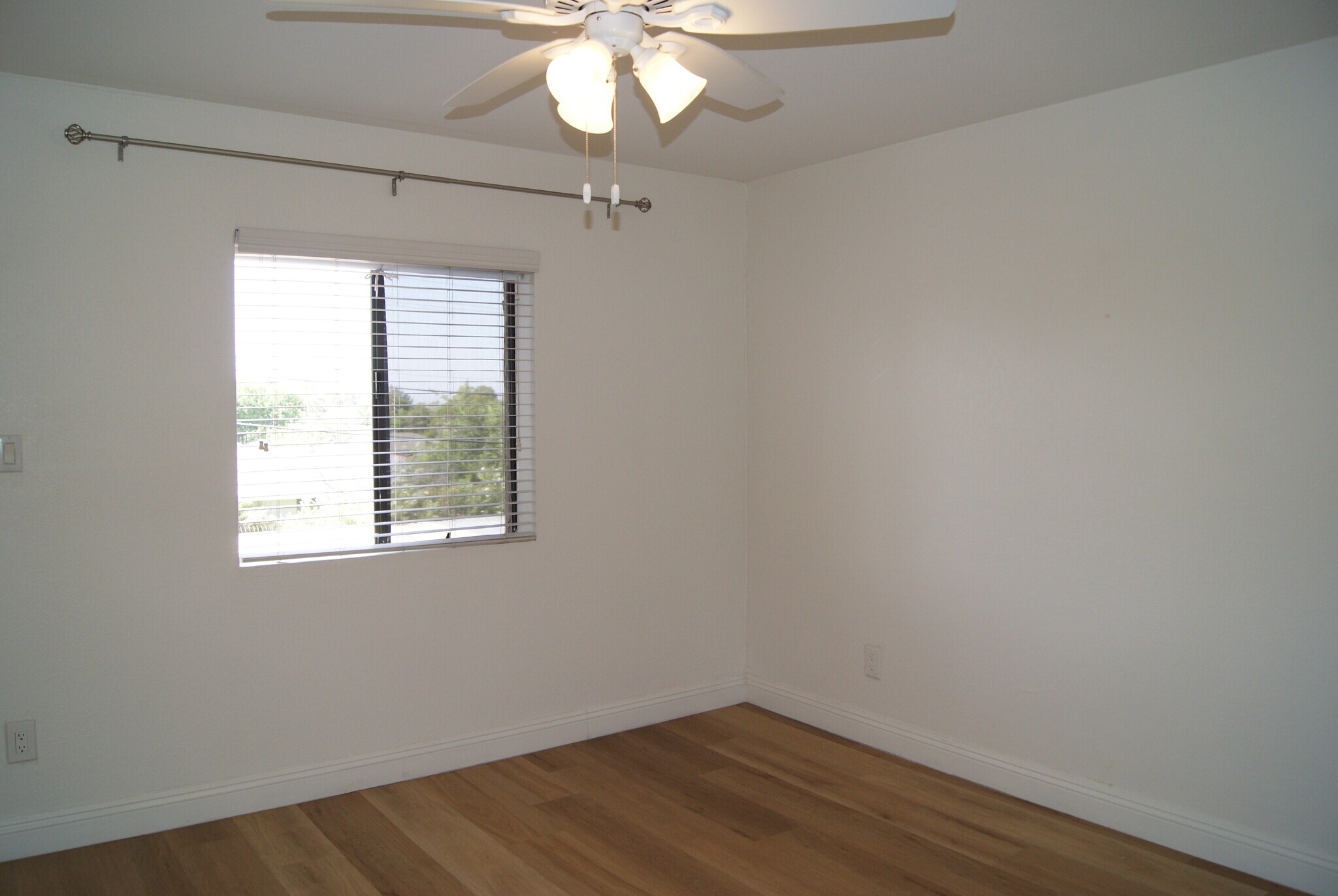 Bedroom - 3825 E Camelback Rd