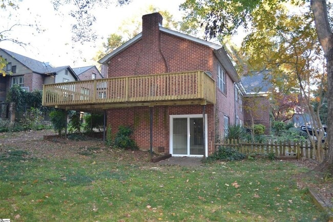 Building Photo - 40 Lanneau Dr