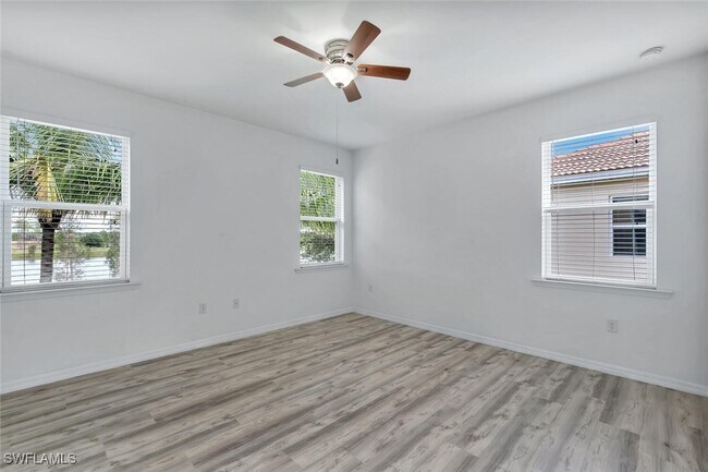 Building Photo - 10824 Alvara Way