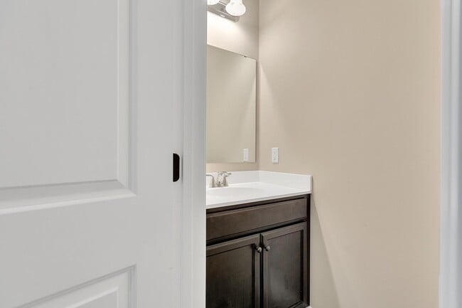 Building Photo - 3 Bedroom with BONUS in Swansboro HS District!