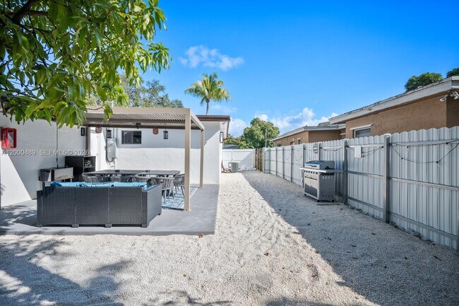 Building Photo - 11730 NW 3rd Ave