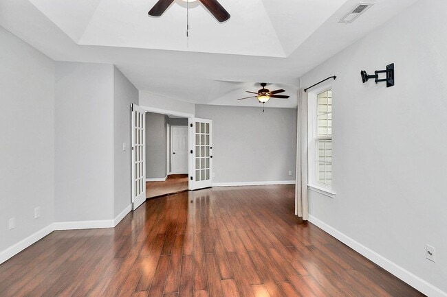 Building Photo - Welcome home to the popular Crossings neig...