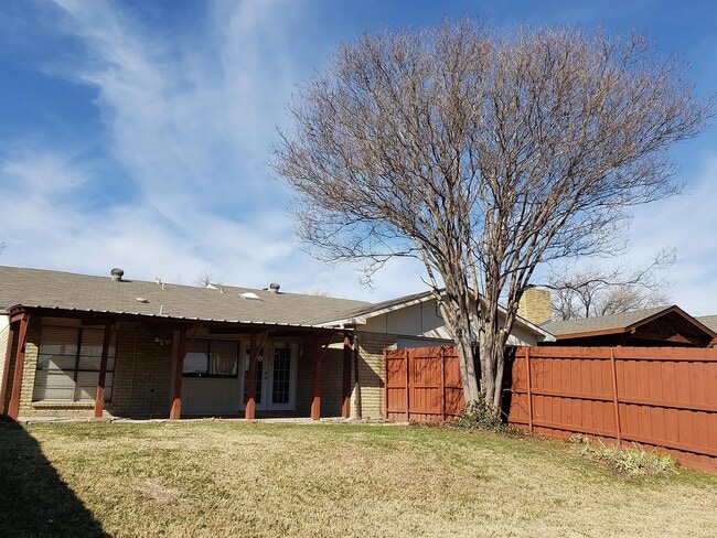 Building Photo - 2944 Furneaux Ln