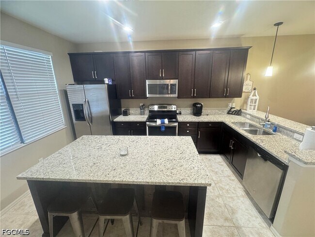 Building Photo - 11901 Izarra Way