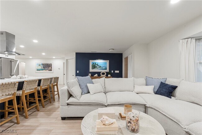 Building Photo - 2412 La Salle Ave