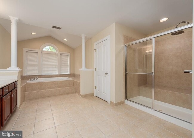 Building Photo - 6263 Trotter Rd