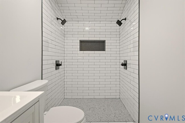 Building Photo - 5600 Woods Walk Rd