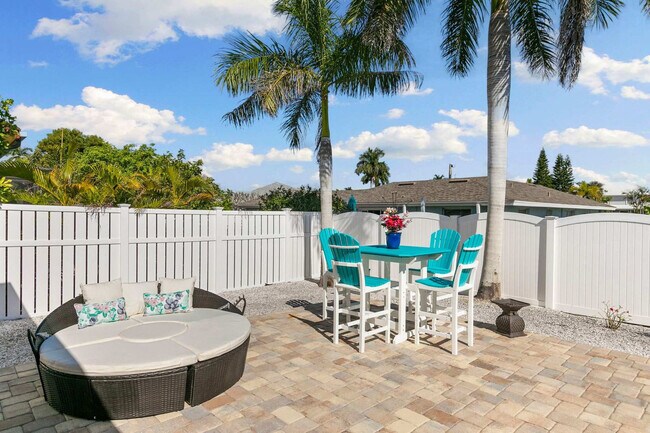 Building Photo - 685 N Barfield Dr