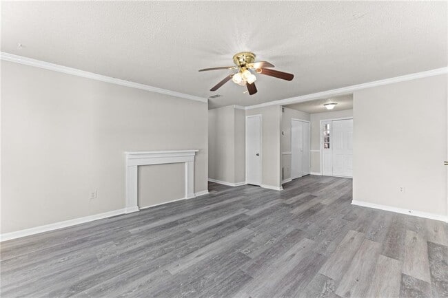 Building Photo - 121 Mark Twain Cir