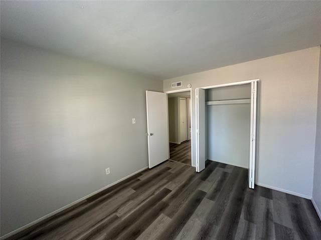 Building Photo - 506 Red Oak Dr