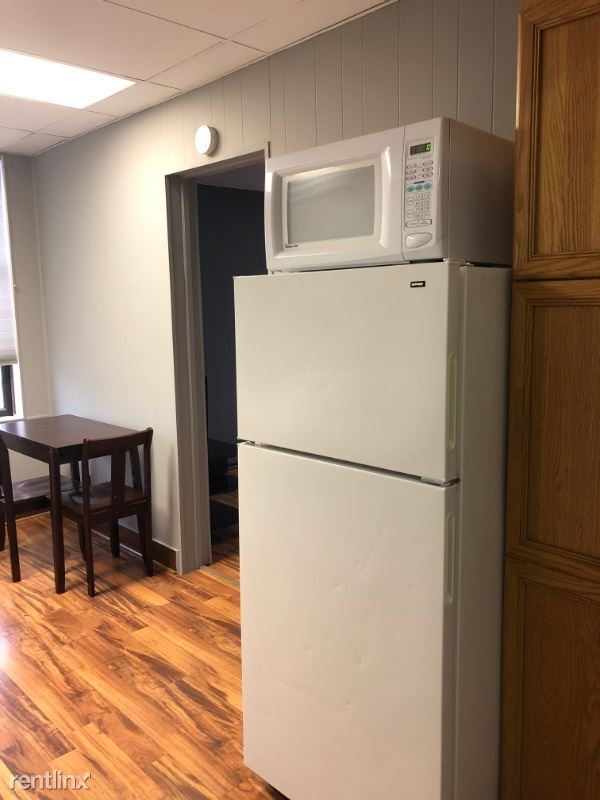 Building Photo - 1 br, 1 bath Apartment - 527 Main St