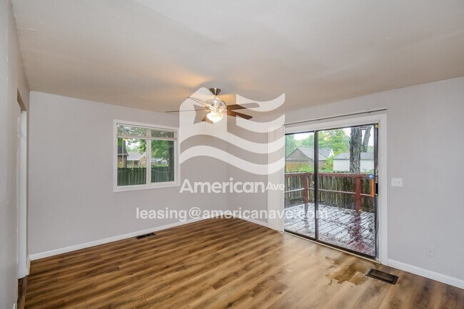 Building Photo - 3620 N Gladstone Ave