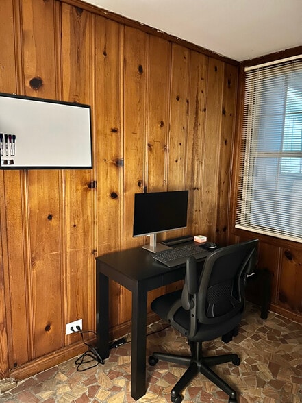 Building Photo - 1014 Maury St