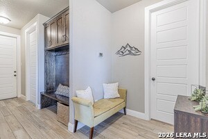 Building Photo - 157 Summer Mdw Dr