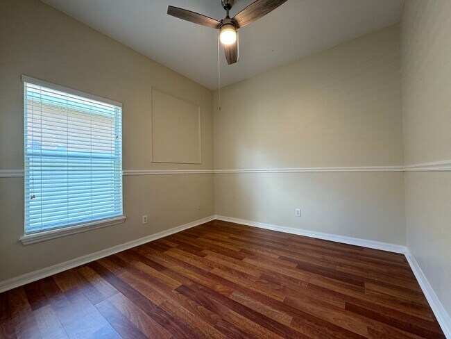 Building Photo - Beautiful 3/2 home near Lake Nona ~ Fenced In Yard ~ LVP & Tile Flooring ~ Community Pool!