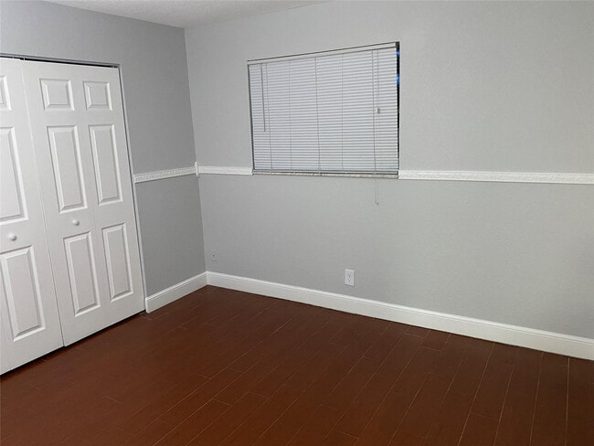 Building Photo - 2700 Coral Springs Dr