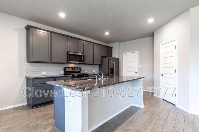 Building Photo - 255 Kinsley Wy