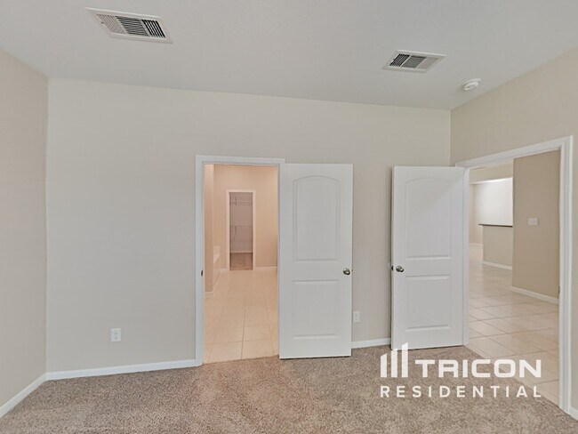 Building Photo - 504 Red Dusk Paint Dr