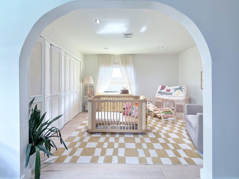 Building Photo - 760 Windtree Way