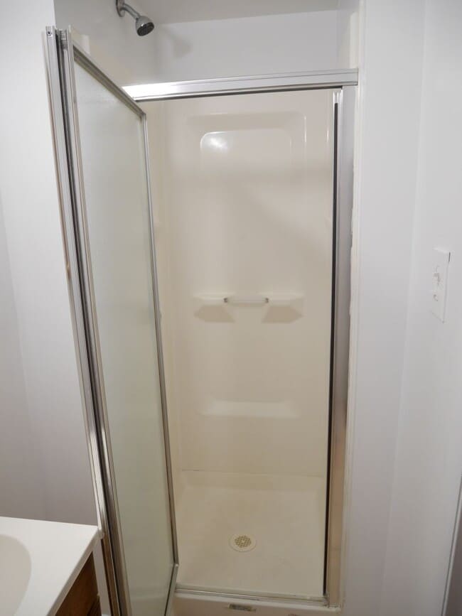 Building Photo - 4 Bedroom Townhome- Silver Spring, MD
