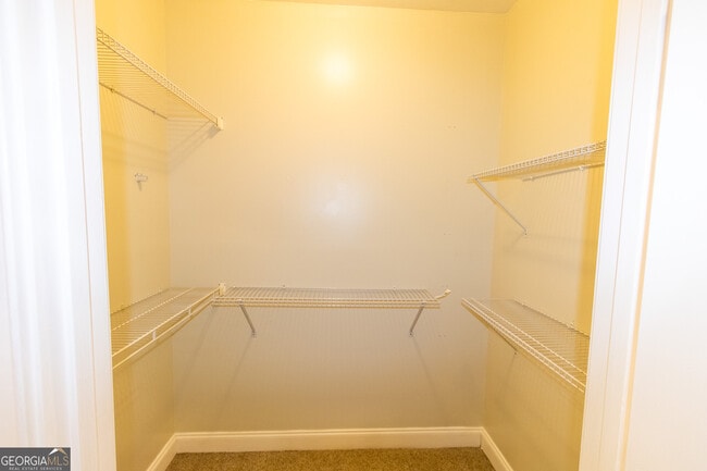 Building Photo - 906 Monarch Cir