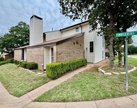 Building Photo - 415 Timberwind Rd