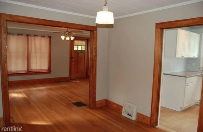 Building Photo - 825 Sylvan-825SYL