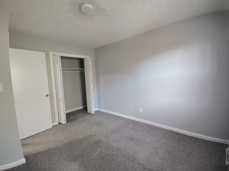 Building Photo - 27 Duiguid Dr