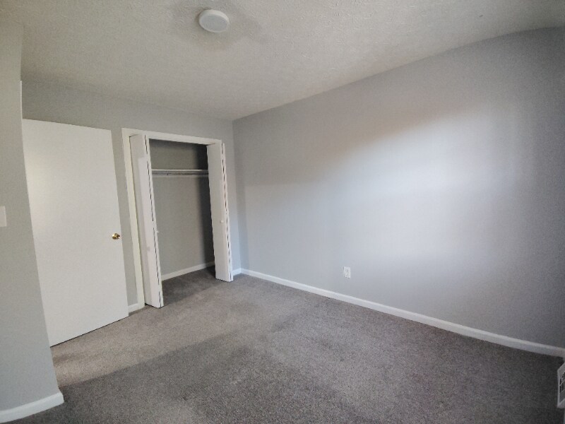 Building Photo - 13 Fonda Dr