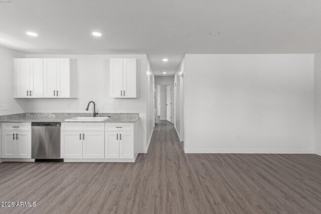 Building Photo - 502 S Crismon Rd