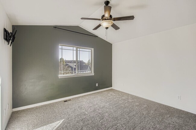 Building Photo - 464 Wind River Dr