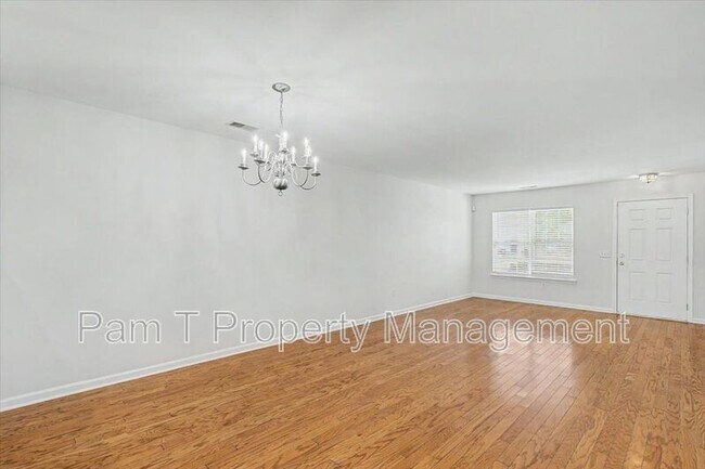 Building Photo - 303 Gallery Way
