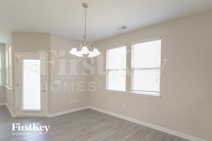 Building Photo - 233 Meadow Wood Rd