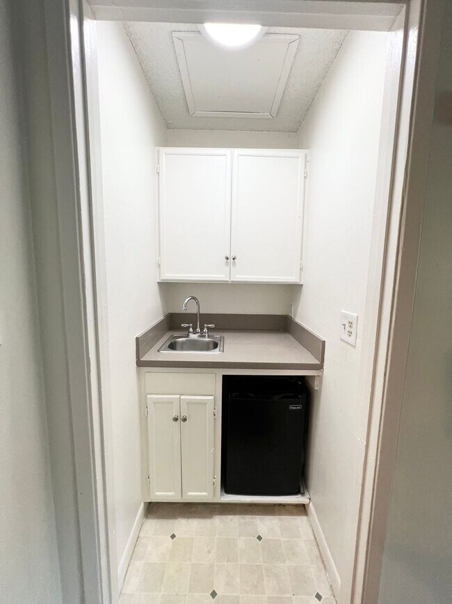 Interior Photo - ARLINGTON 2