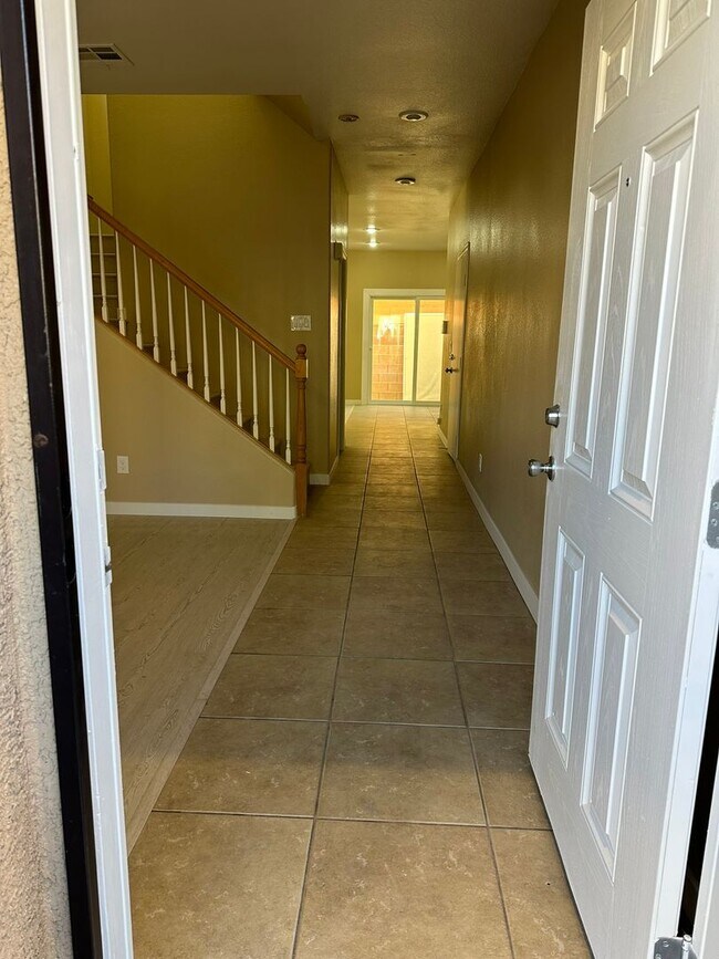 BEAUTIFUL3 BEDROOM HOME BY 215 AND CHEYENNE 3452 N Bearpin Gap Ln Las