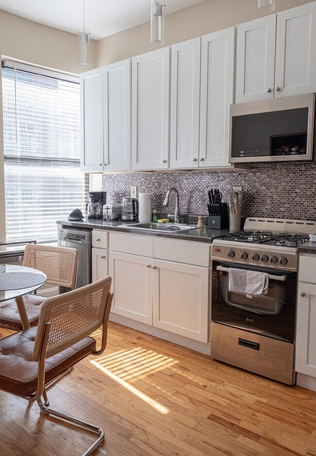 Building Photo - 234 W 112th St