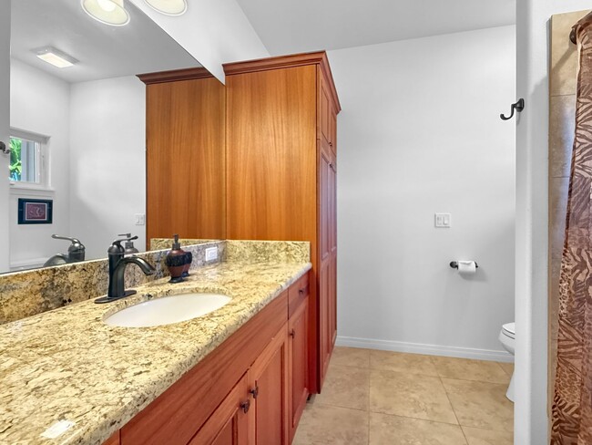 Building Photo - Kona Vistas 3 bedroom 2.5 bath fully furnished home with a pool & office