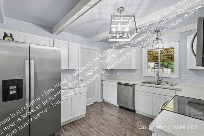 Building Photo - 152 Rose Dr