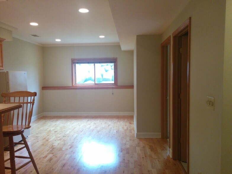 Building Photo - 18 Fleischman Cir