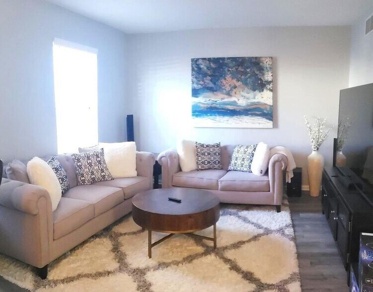 Building Photo - 156 Yorkshire Way