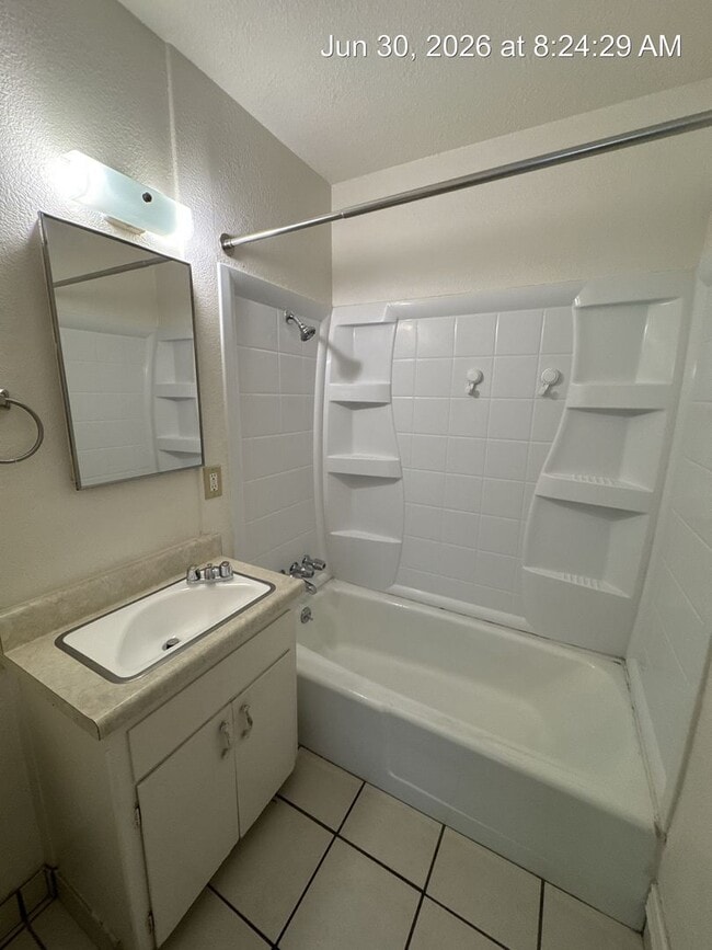 Building Photo - 2343
