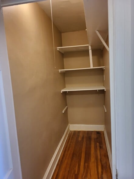 7009 D Hall Walk in closet - 7009 McCallum St