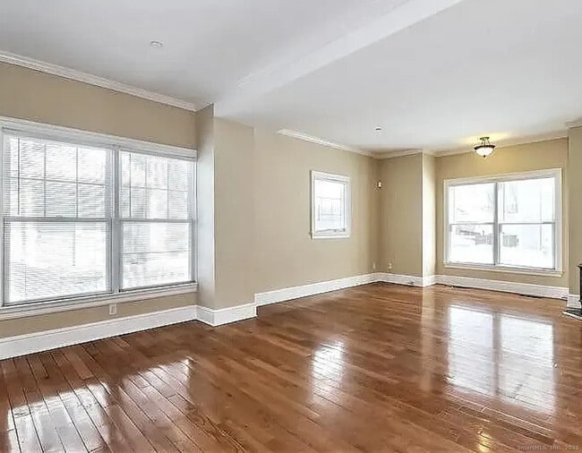 Building Photo - 14 Haviland St