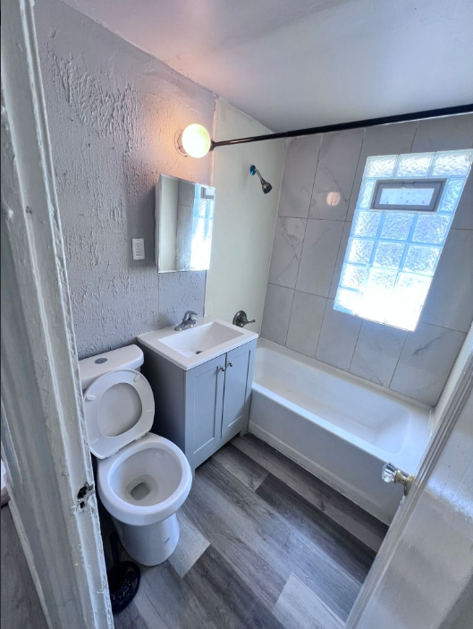 Building Photo - 848 Linn Dr