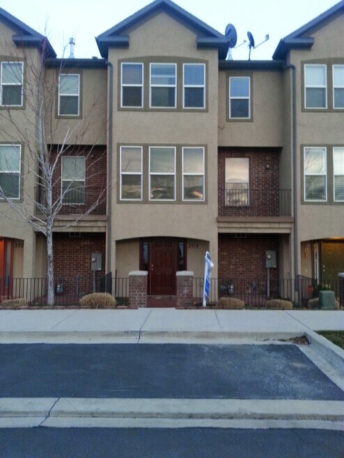 Building Photo - 3712 Markinch Way